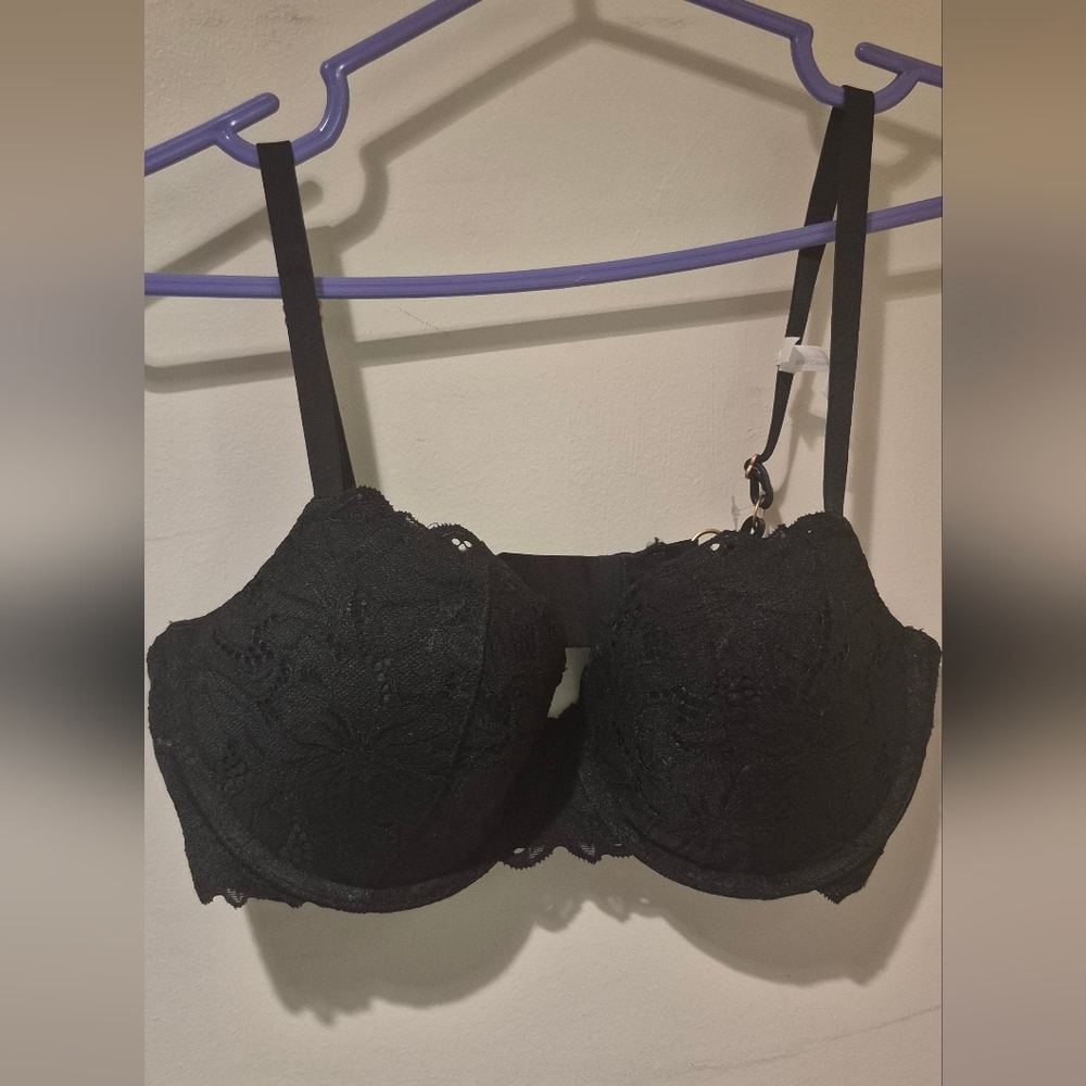 Elegant Black Lace Bra, Brand New